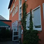 Mainperle Hotel 2*