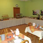 Hotel Mainperle 2*